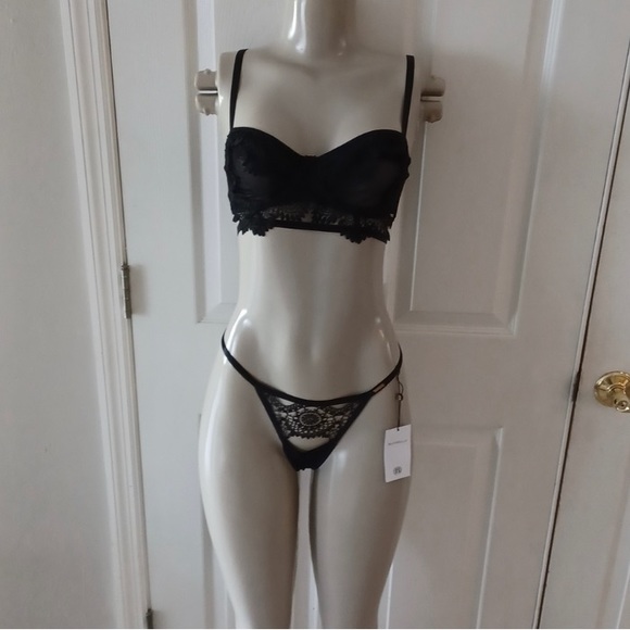 BLUEBELLA Gabriela Balconette Satin Mesh Lace Bra 32C - Picture 11 of 12